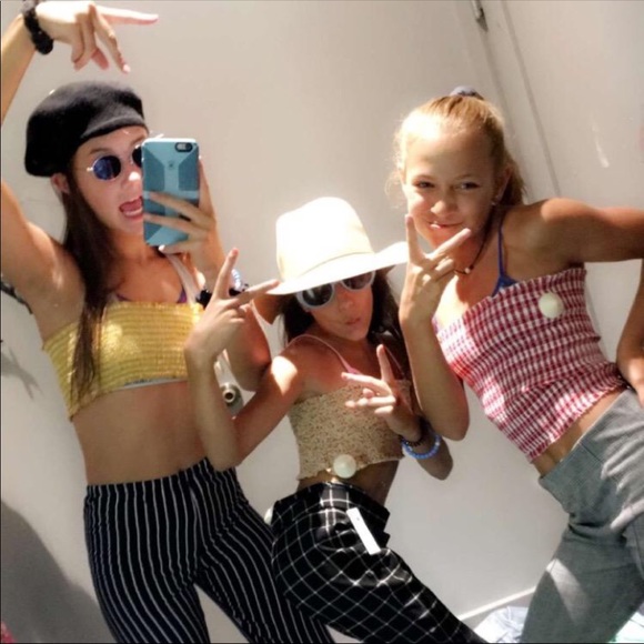 Meet your Posher, Aly - Picture 4 of 5